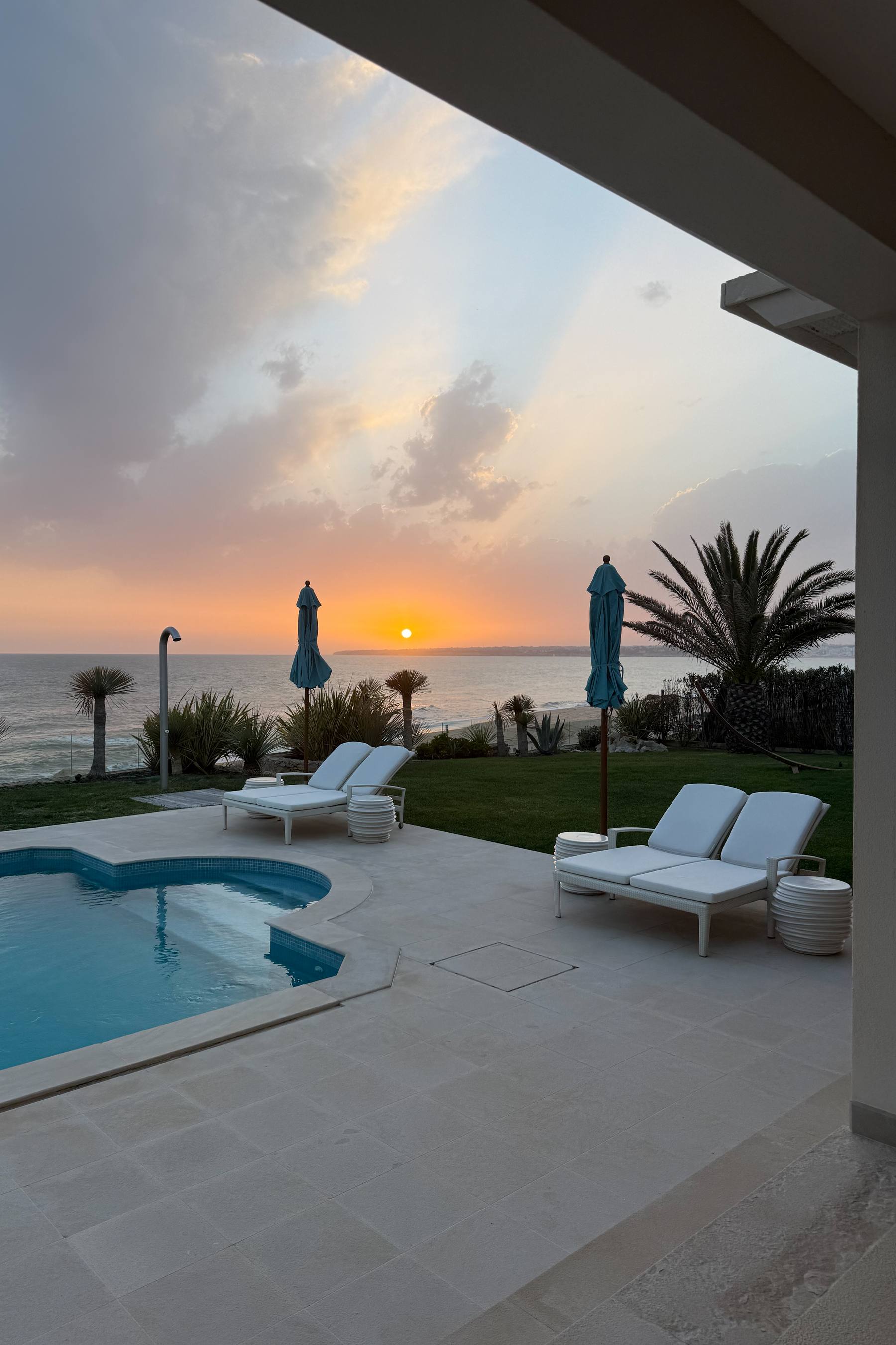 Gale Hibiscus Beach House — 9