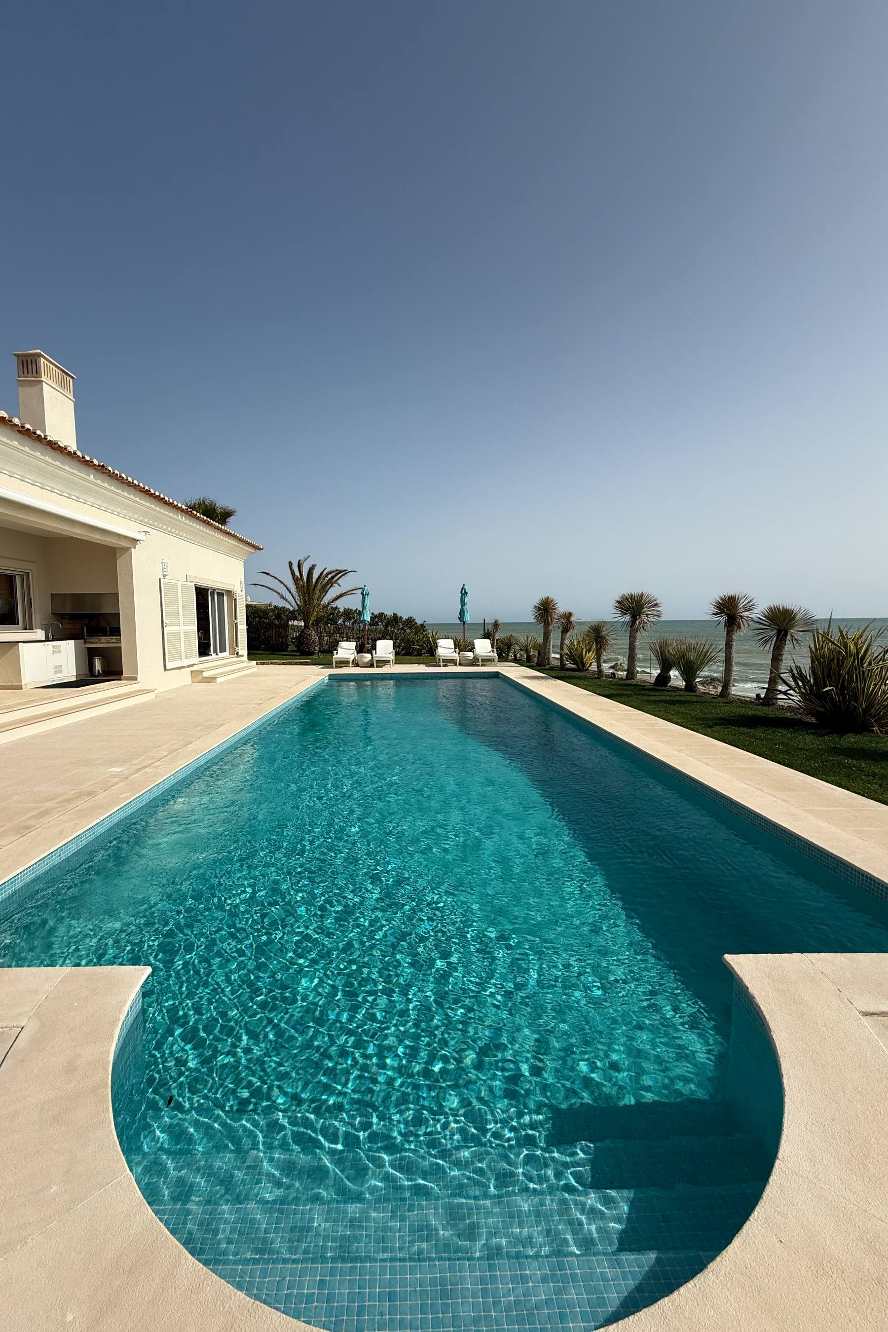 Gale Hibiscus Beach House — 8