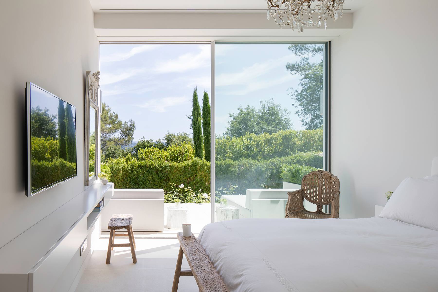 La Belle Blanche — 2