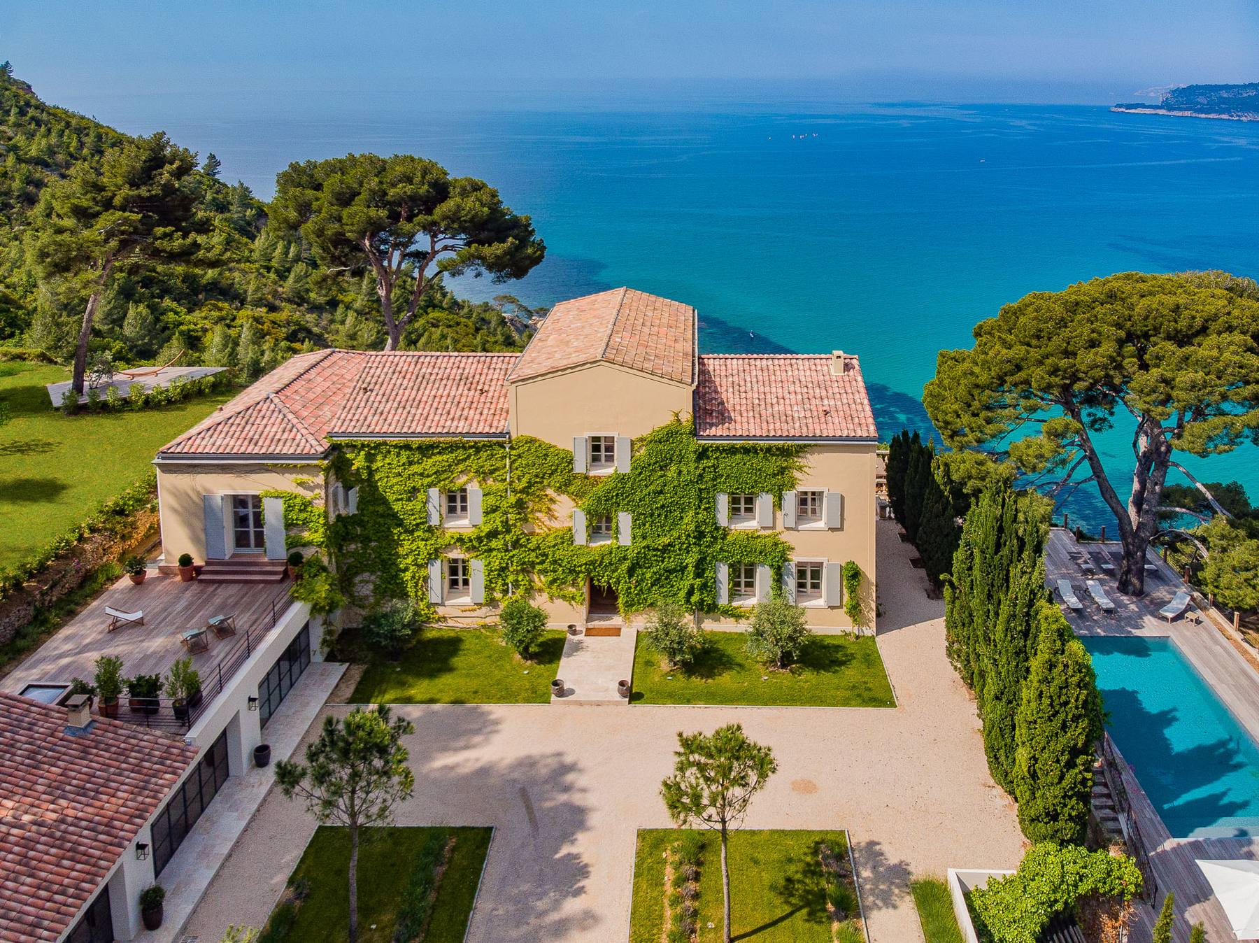 Le Chateau des Calanques — Cassis