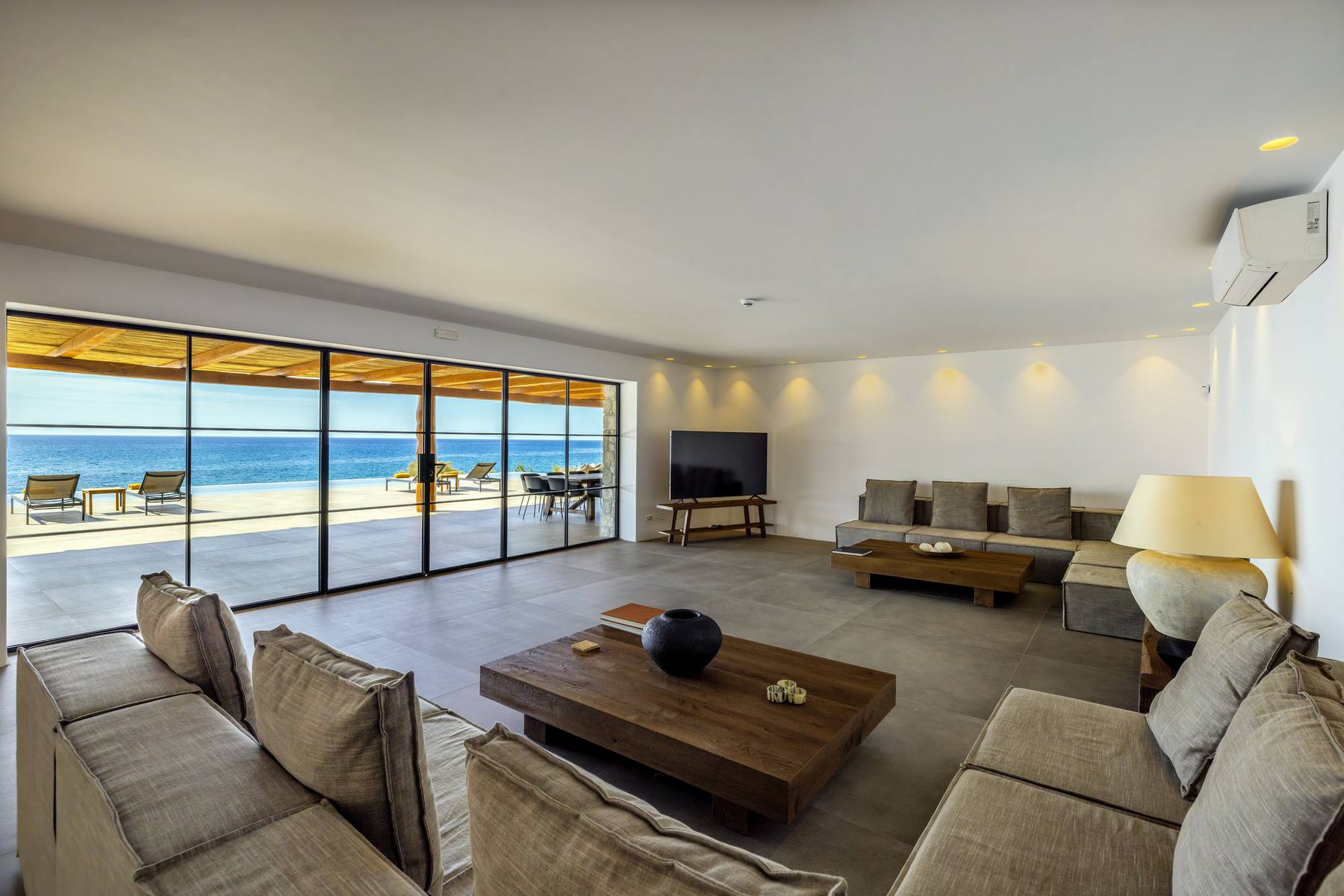 Villa Breeze East — 3